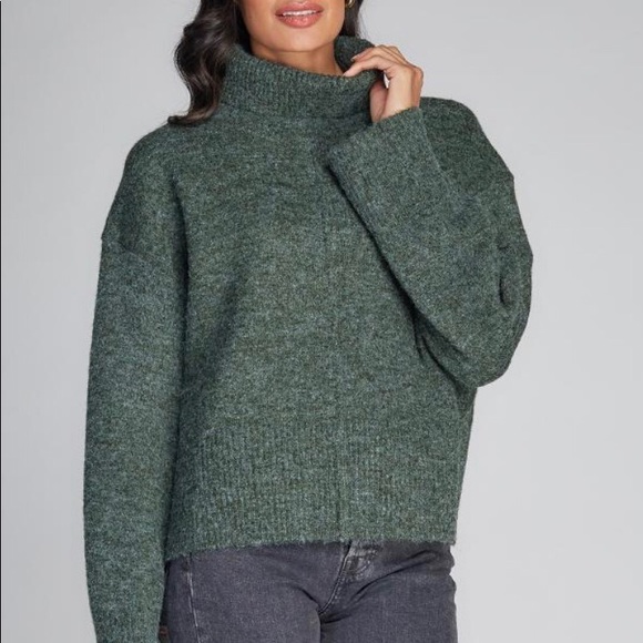 Cozy cropped sweater - Picture 3 of 3